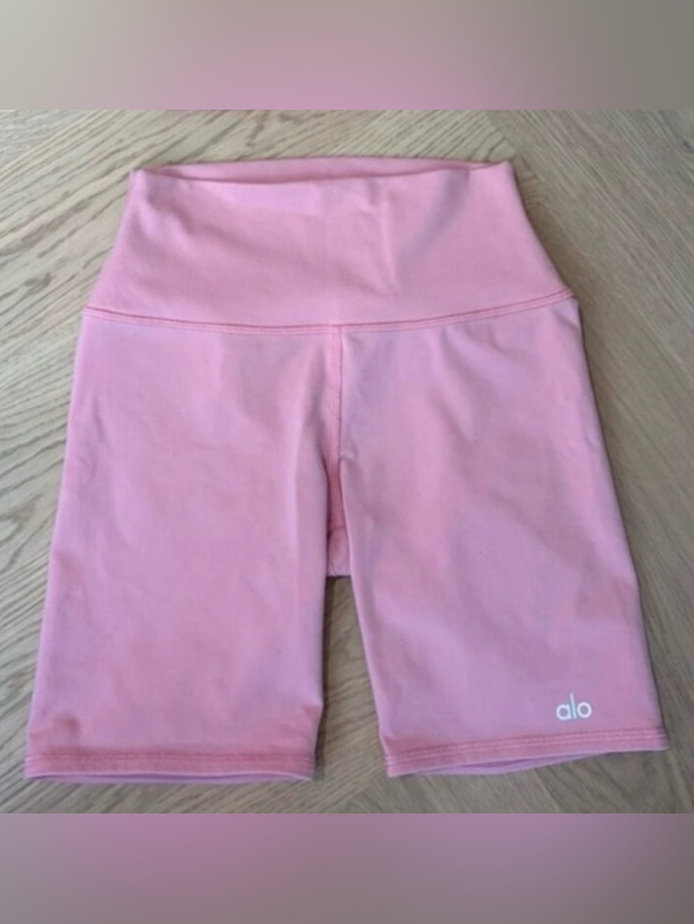 *Final Price* ALO Yoga Airbrush High-Waist Bike Shorts in Candy Heart Pink M - Picture 4 of 7